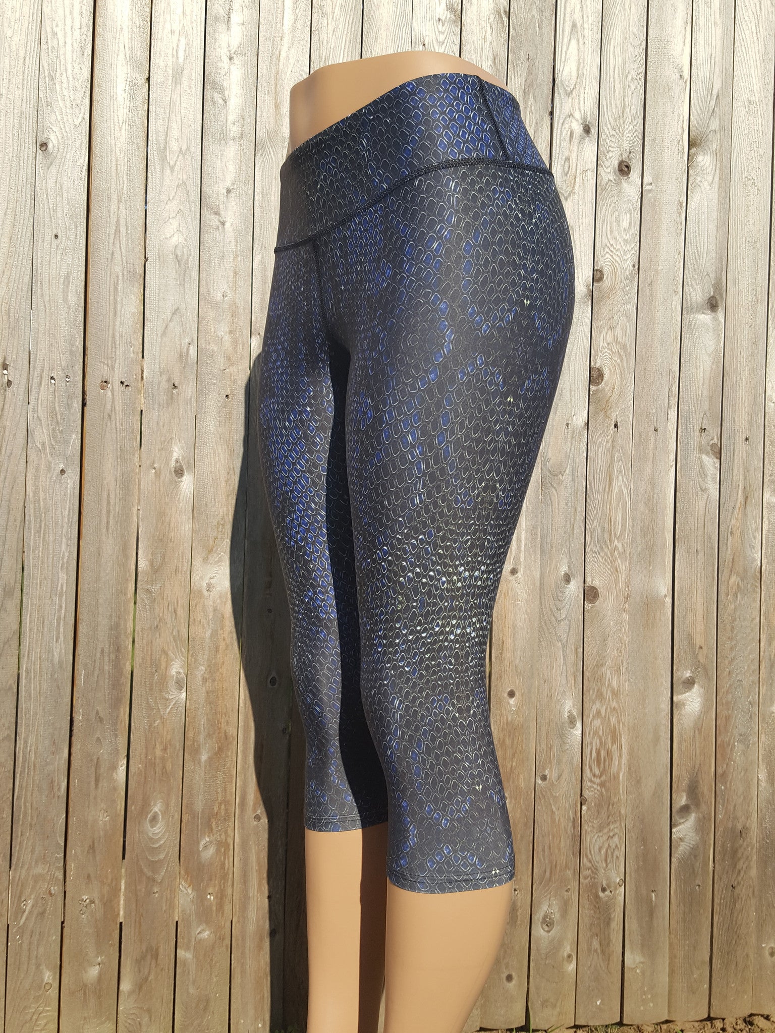 SCALE MIX (CAPRI) - NYLeggings.com